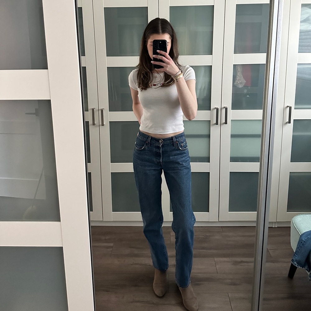 SOLD Levis 501 90’s low rise loose jeans in Mad Love